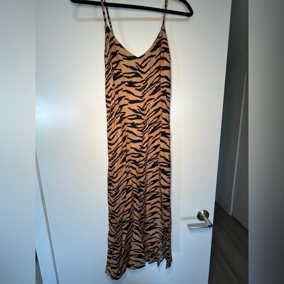 Reformation Alexandra animal print slip dress Sz 2 - Picture 4 of 8